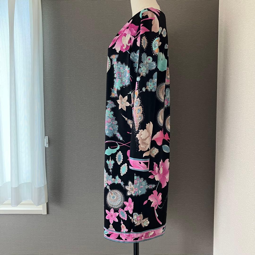 美品　レオナール　ワンピース　花柄　大きいサイズ42