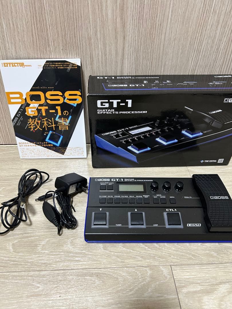 BOSS GT-1 、教科書、アダプター等