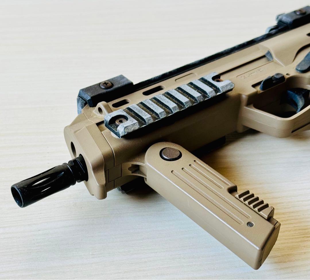 h*e様 東京マルイ ガスブローバック MP7A1 TAN　本物と同じ重量です