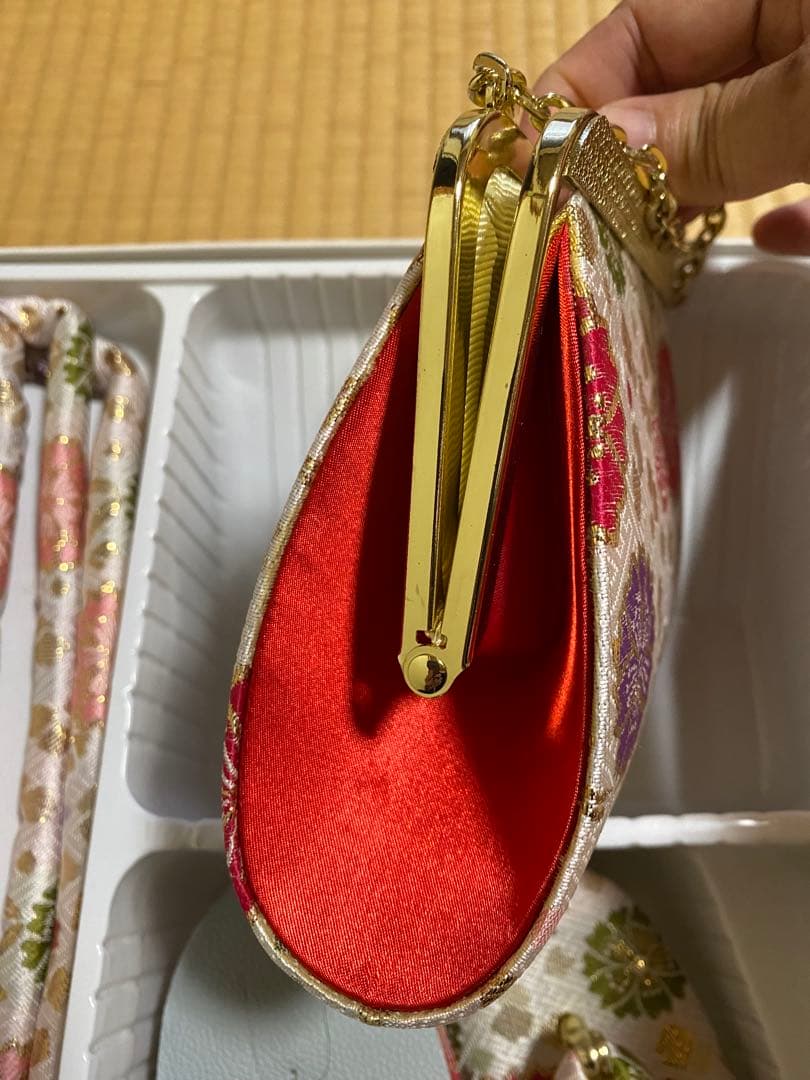 七五三　ハコセコセット　白系　桜模様　7歳　草履　和装バック　超美品