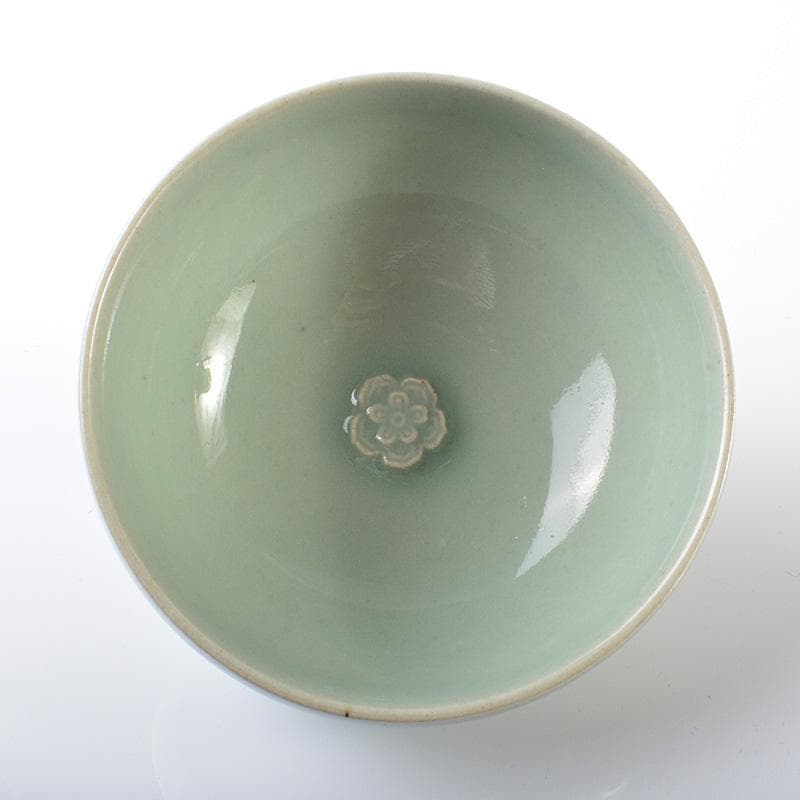 中国 龍泉窯 粉青磁 花刻 茶碗 M R6128