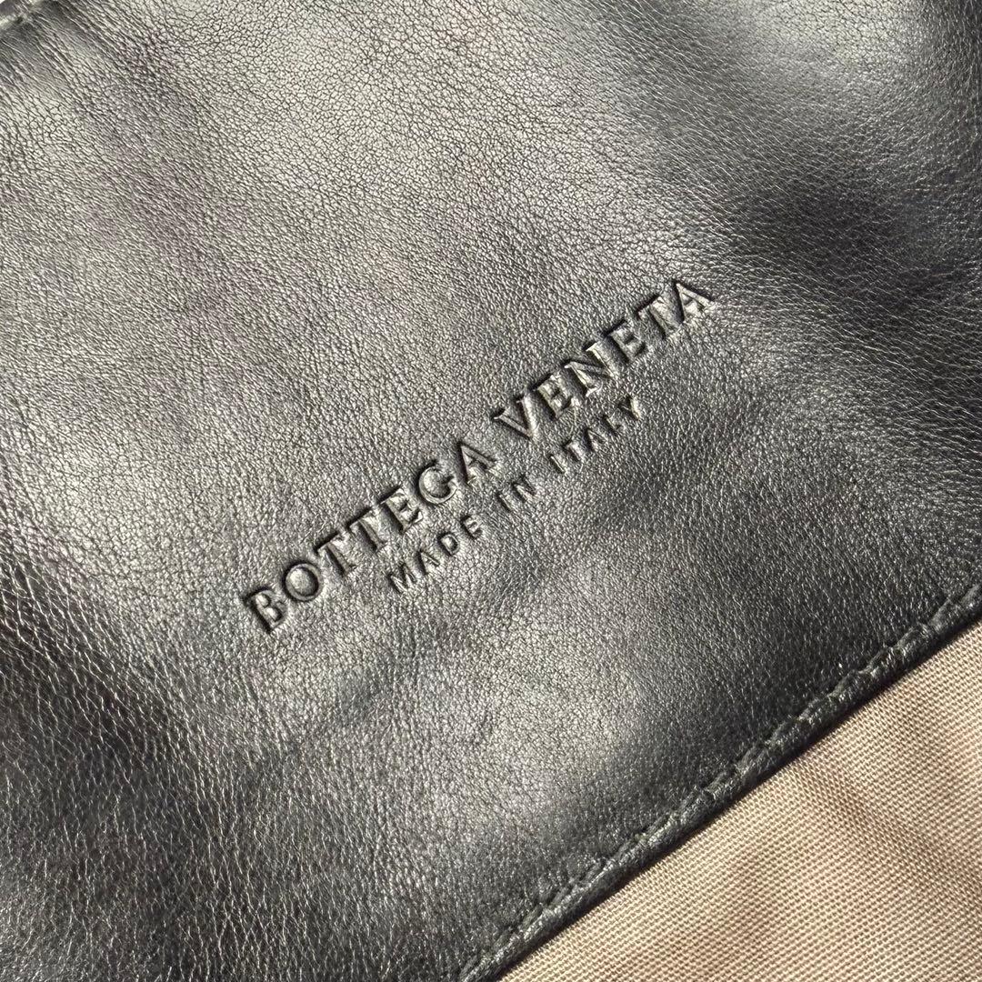 ボッテガヴェネタ イントレチャート ブリーフケース 黒 A4 PC可