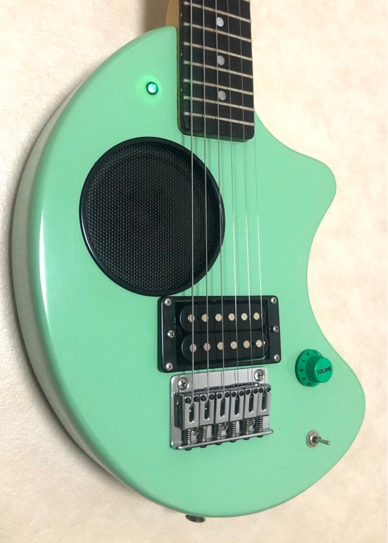 【美品】ZO-3 ミントグリーン アンプ内蔵ミニギター 汎用ケース付 ぞーさん