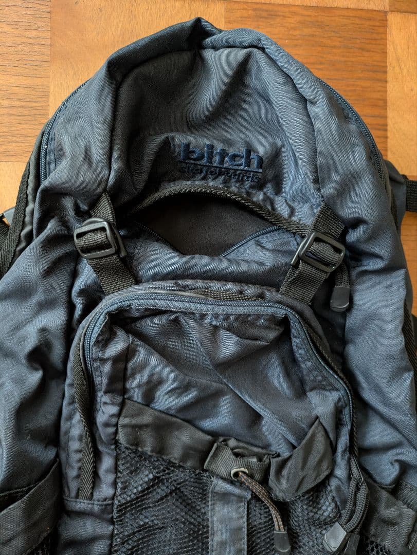 bitch skateboards バックパック