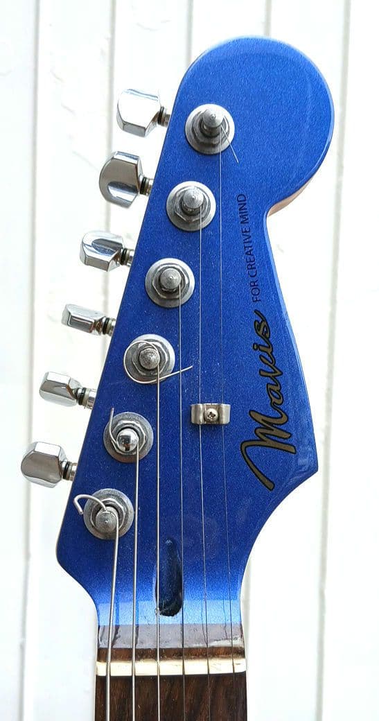 Mavis ストラトタイプエレキギター H-S-H Mavis ストラトタイプエレキ