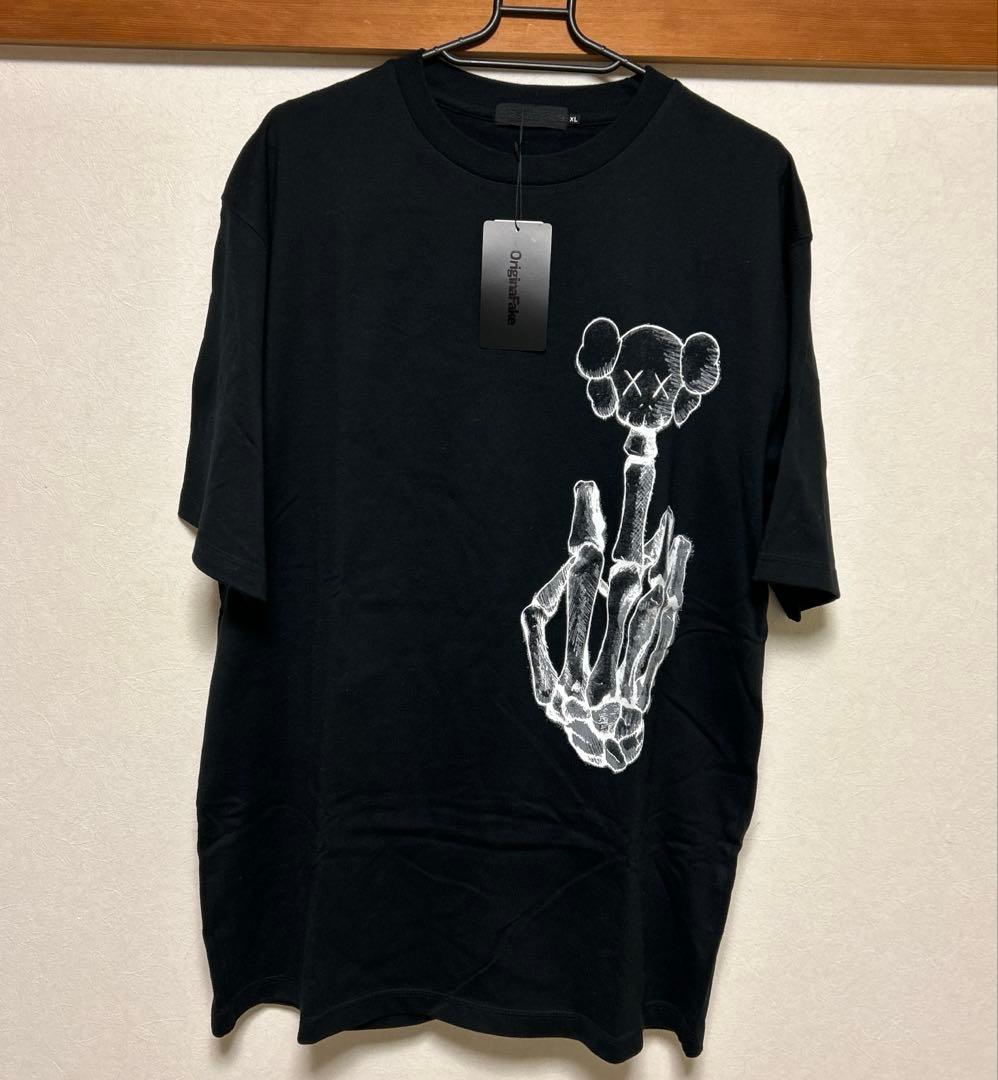 新品】Original Fake KAWS×MEDICOM TOY Tシャツ - メルカリ