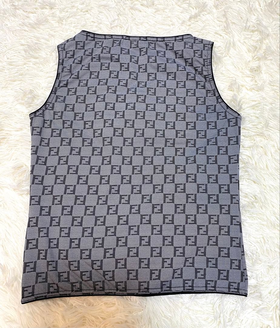 フェンディ　ズッカ柄　美品　タンクトップ　ノースリーブ