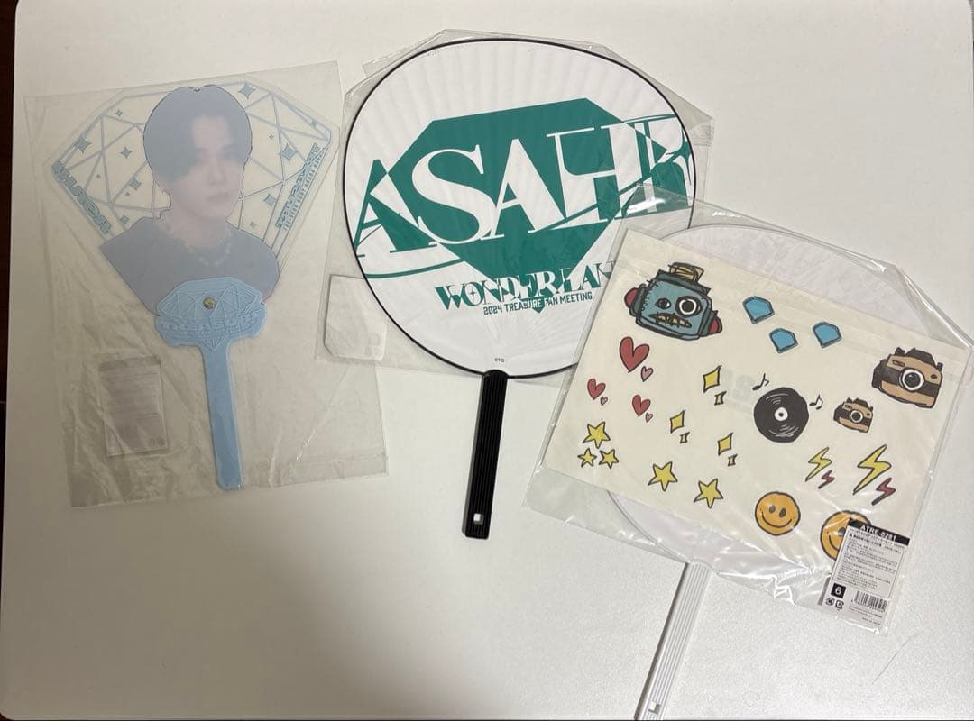 treasure アサヒ うちわまとめ売り 3点 - メルカリ