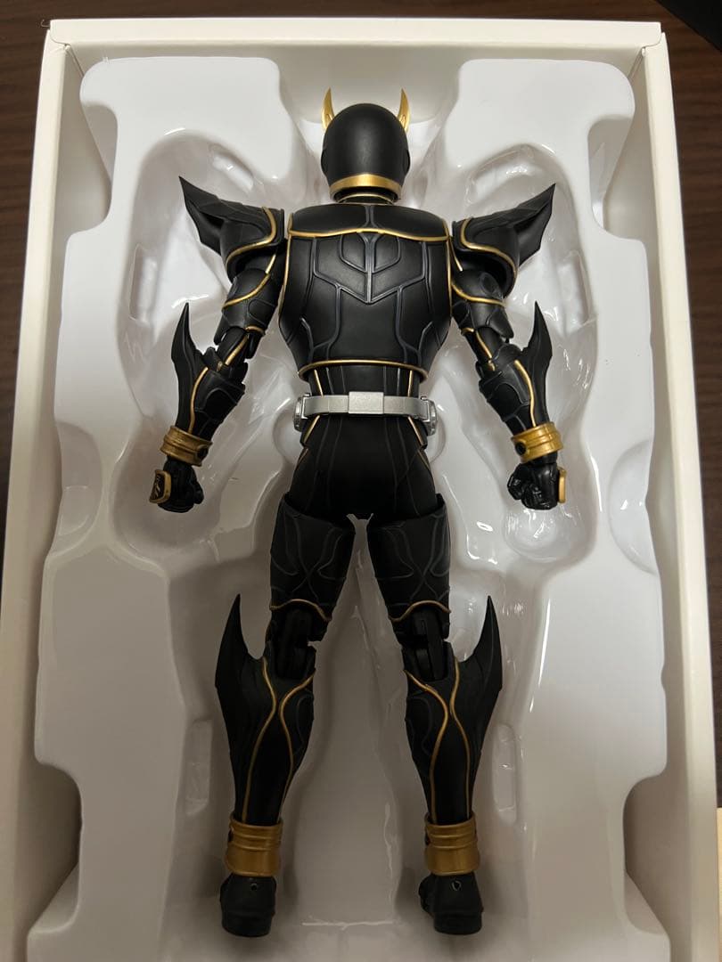 SHFiguarts仮面ライダークウガアルティメットフォーム&ン・ダクバ・ゼバ