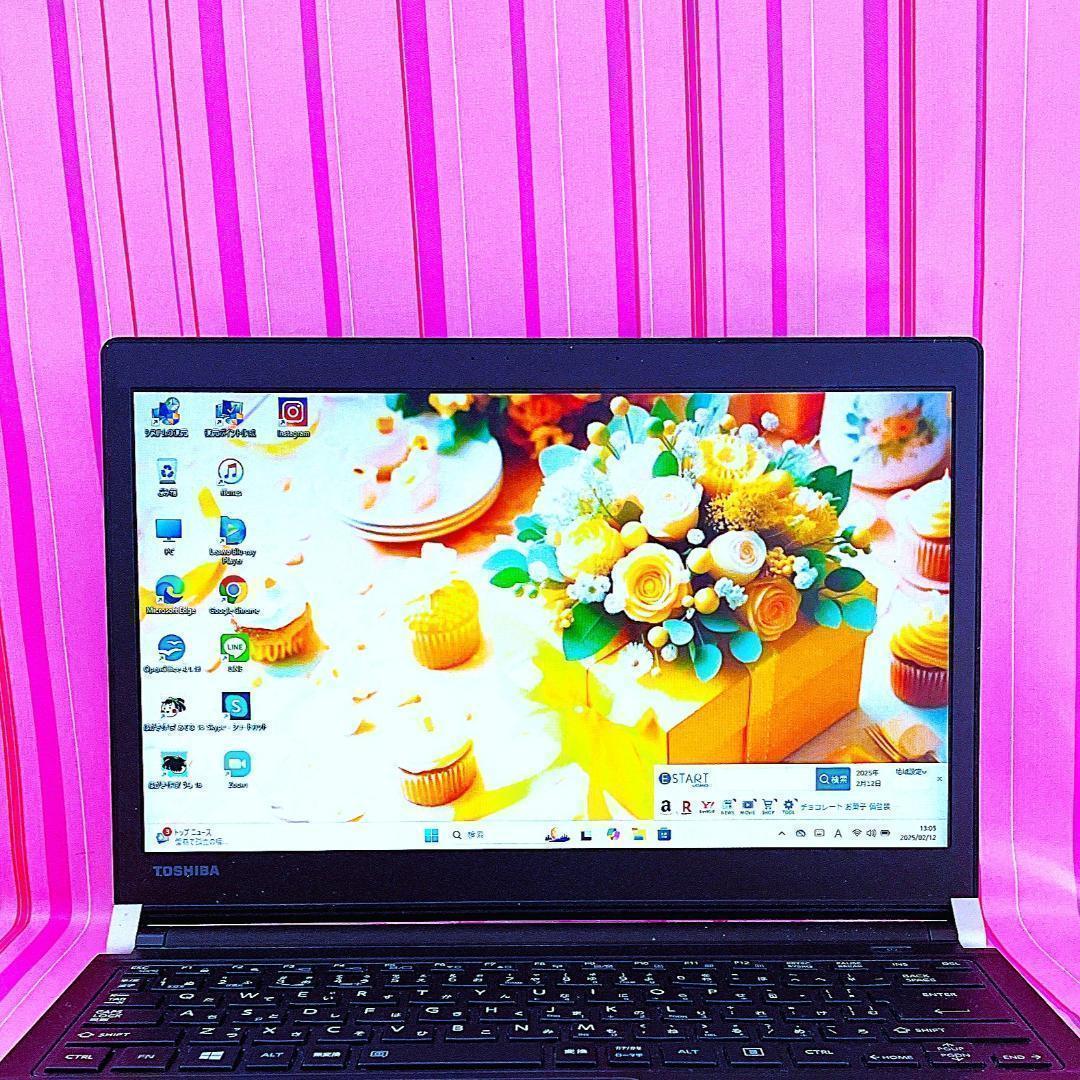 34✨高スペック・小型・メモリ16・SSD・Win11✨黒TOSHIBAパソコン