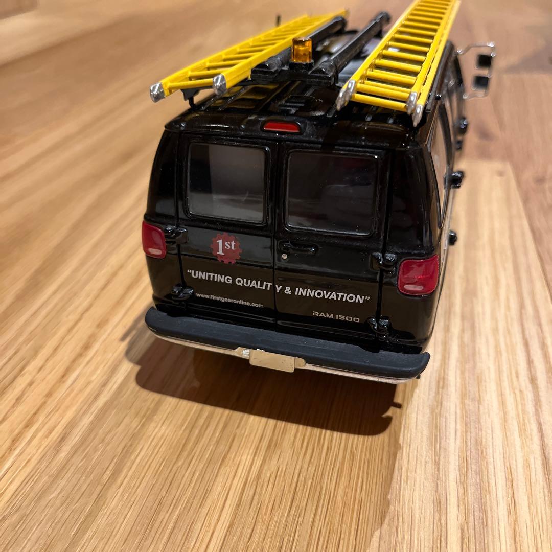 ダッジラムバンファーストギア1970 Dodge Challenger T/A