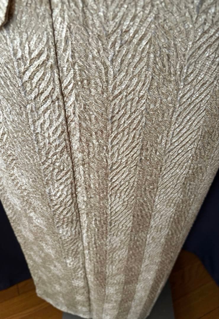 小紋】藤娘きぬたや 杢目絞り 極上たたき柄生地 薄い抹茶色 しつけ付き