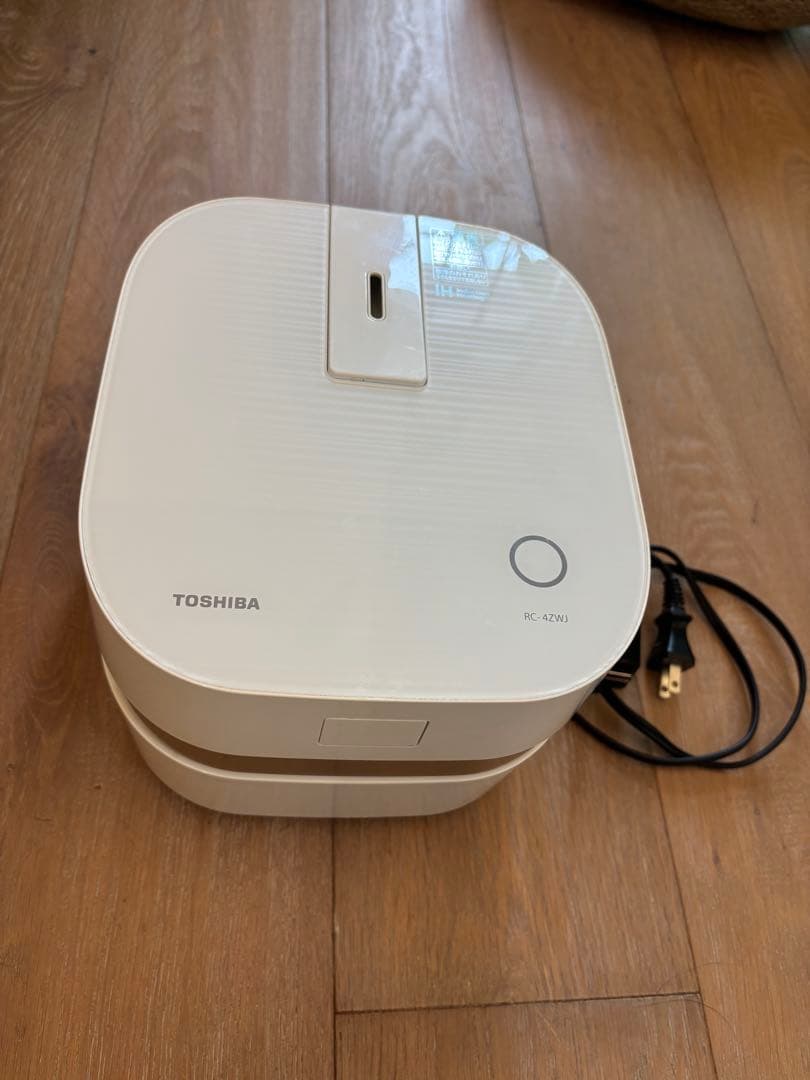 東芝 IHジャー炊飯器 RC-4ZWJ 2.5合炊き 2018年製 Toshiba RC-4ZWJ