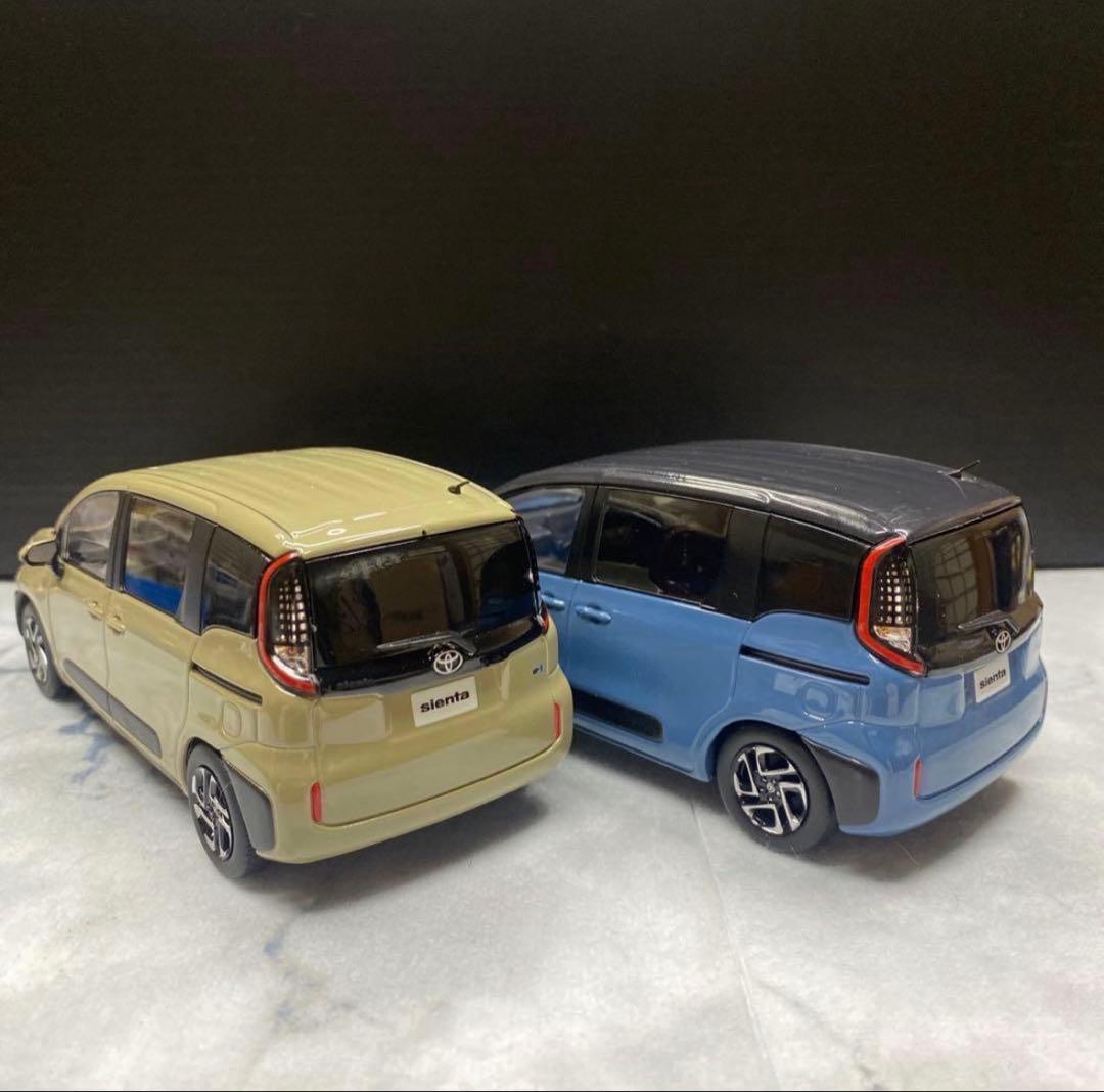 トヨタ シエンタ　カラーサンプルミニカー 2台セット　非売品
