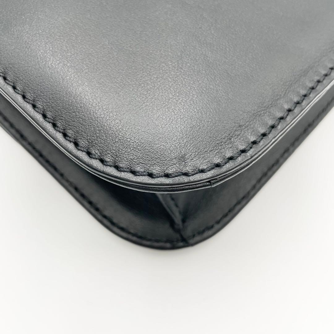 美品✨ヴァレンティノ　ロックスタッズ　チェーンショルダー　ブラック