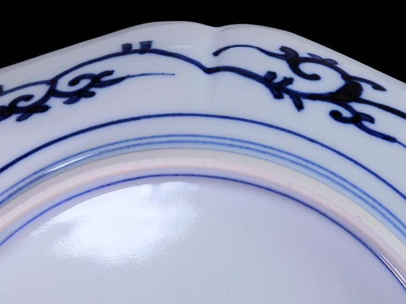 大聖寺伊万里　金襴手　百花繚乱　花籠に蝶の図　８寸半皿　E397AS-COa