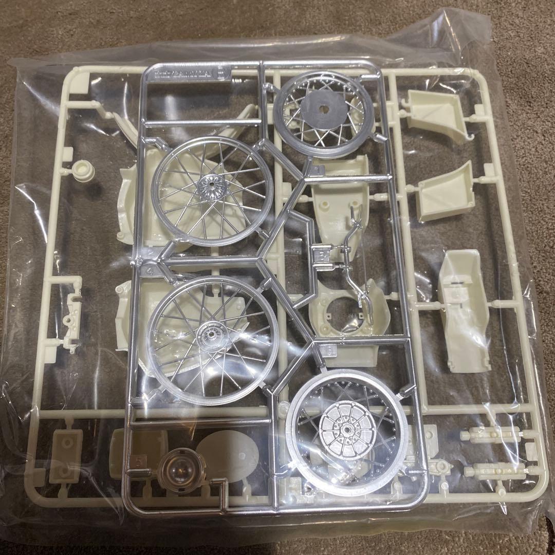 タミヤ 1/12 マルボロ BMW R80G/S w/パリダカライダープラモデル