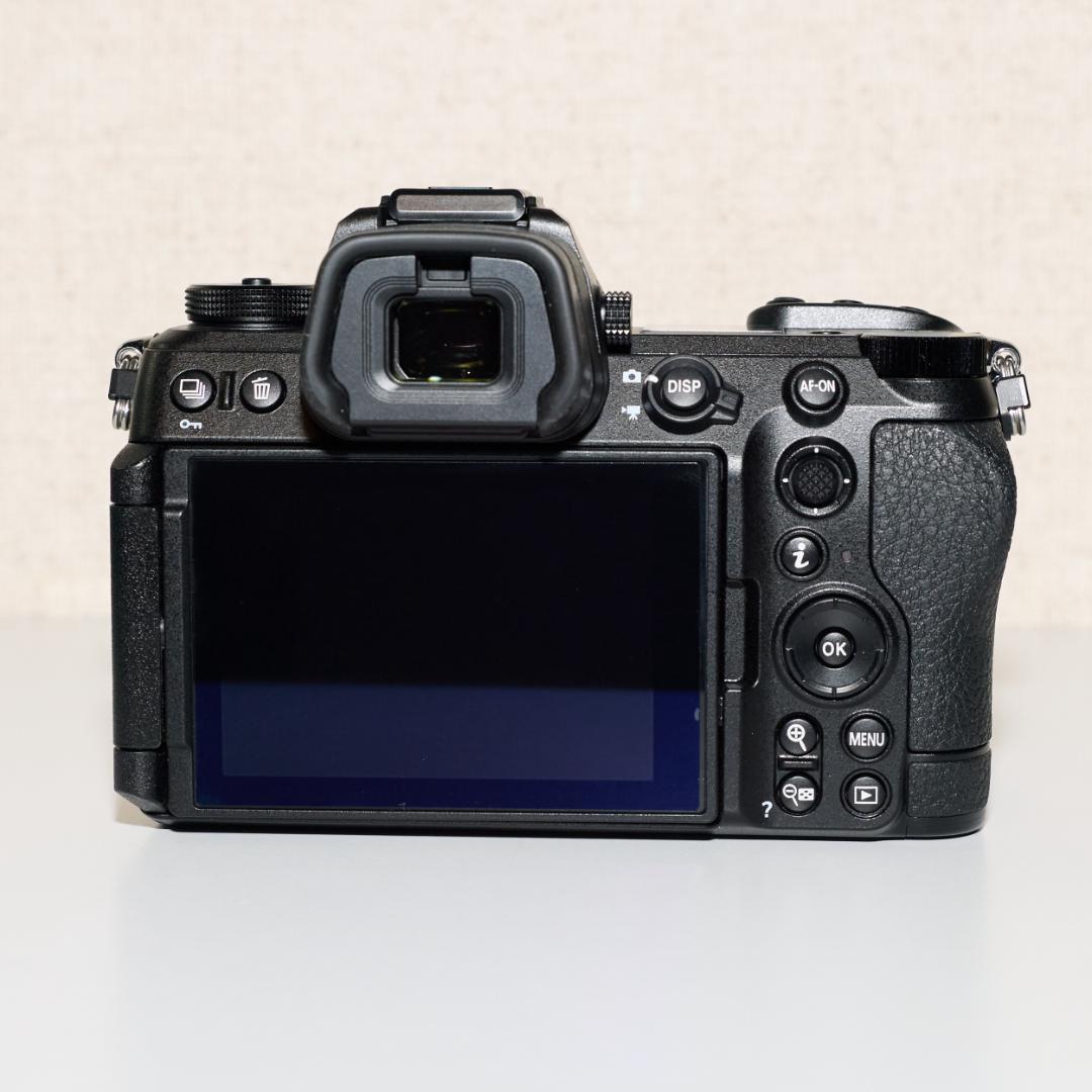 シャッター数5000回未満 美品！】Nikon ニコン Z6III ボディ ニコン
