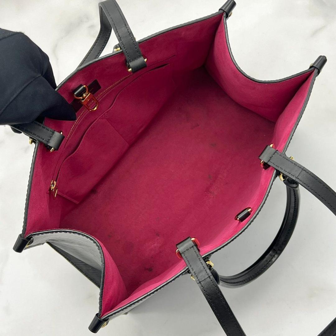 ルイヴィトン オンザゴーMM エピ ショルダー ブラック ピンク トート Lv