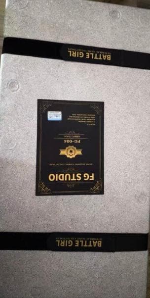 バーガンディ リブニットワンピース フィギュア