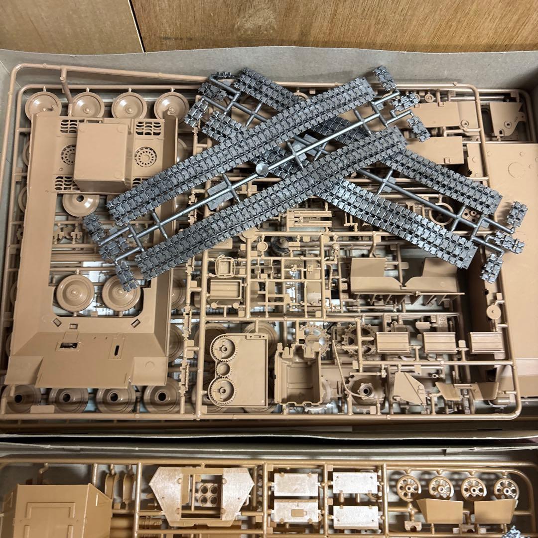 戦車モデルキット 1/35 スケール 3点セット　0124o101