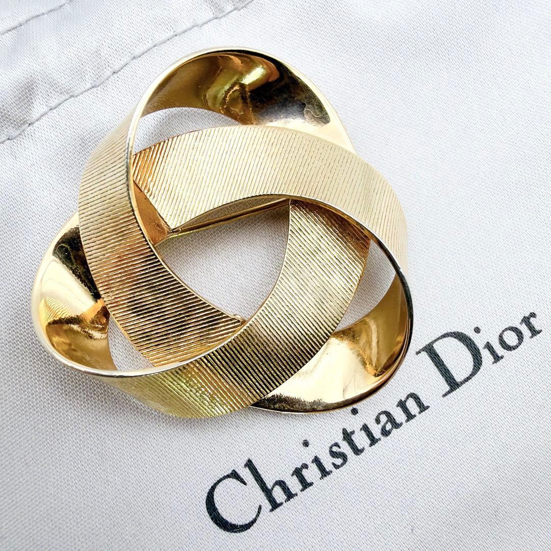 3011 人気✨Dior ブローチ CD ロゴ 希少 刻印 - メルカリ