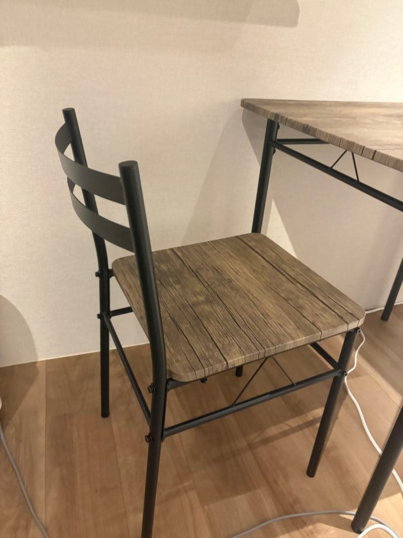 14日まで‼️ブラウンのダイニングテーブルと椅子2脚セット