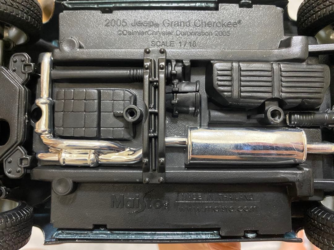 ミニカー Maisto 2005 Jeep Grand Cherokee 1/18