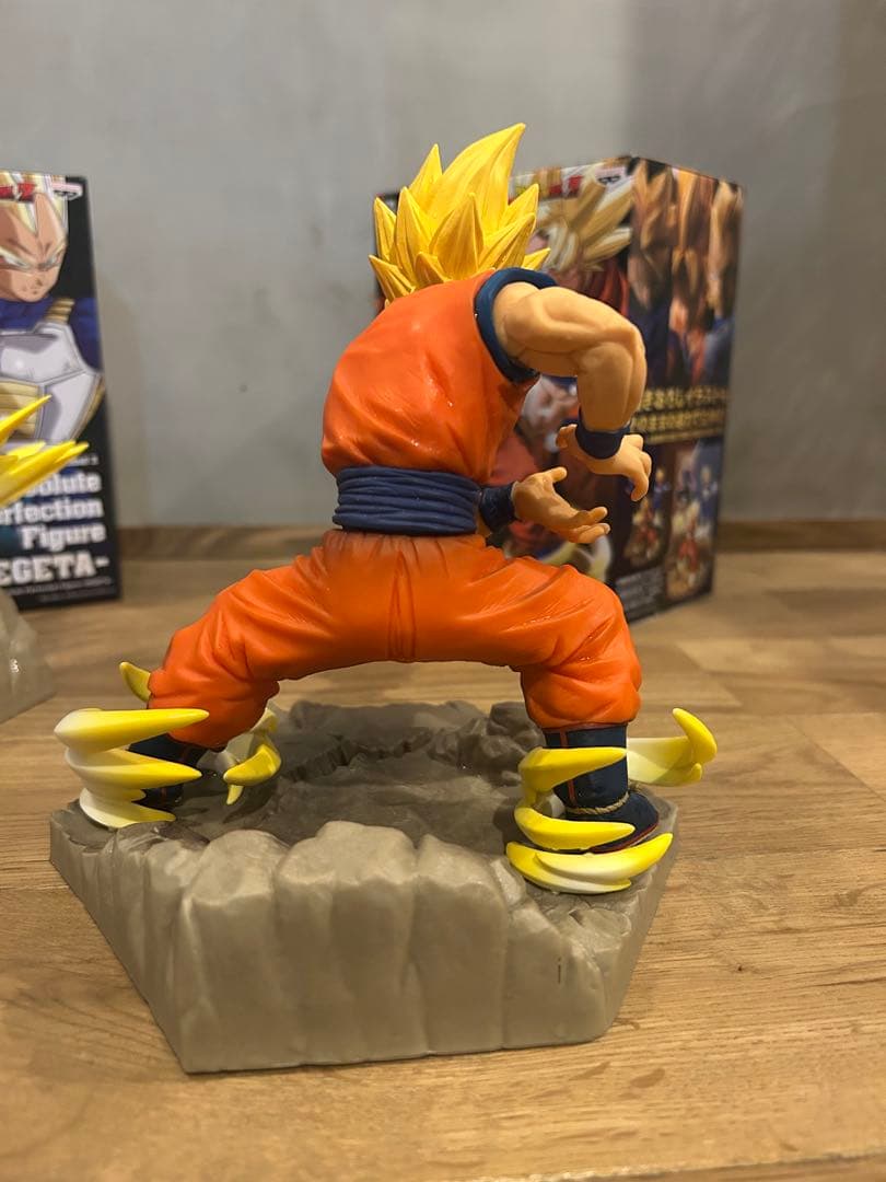 ドラゴンボールZ ベジータ 悟空 2体セット フィギュア 箱付き - メルカリ