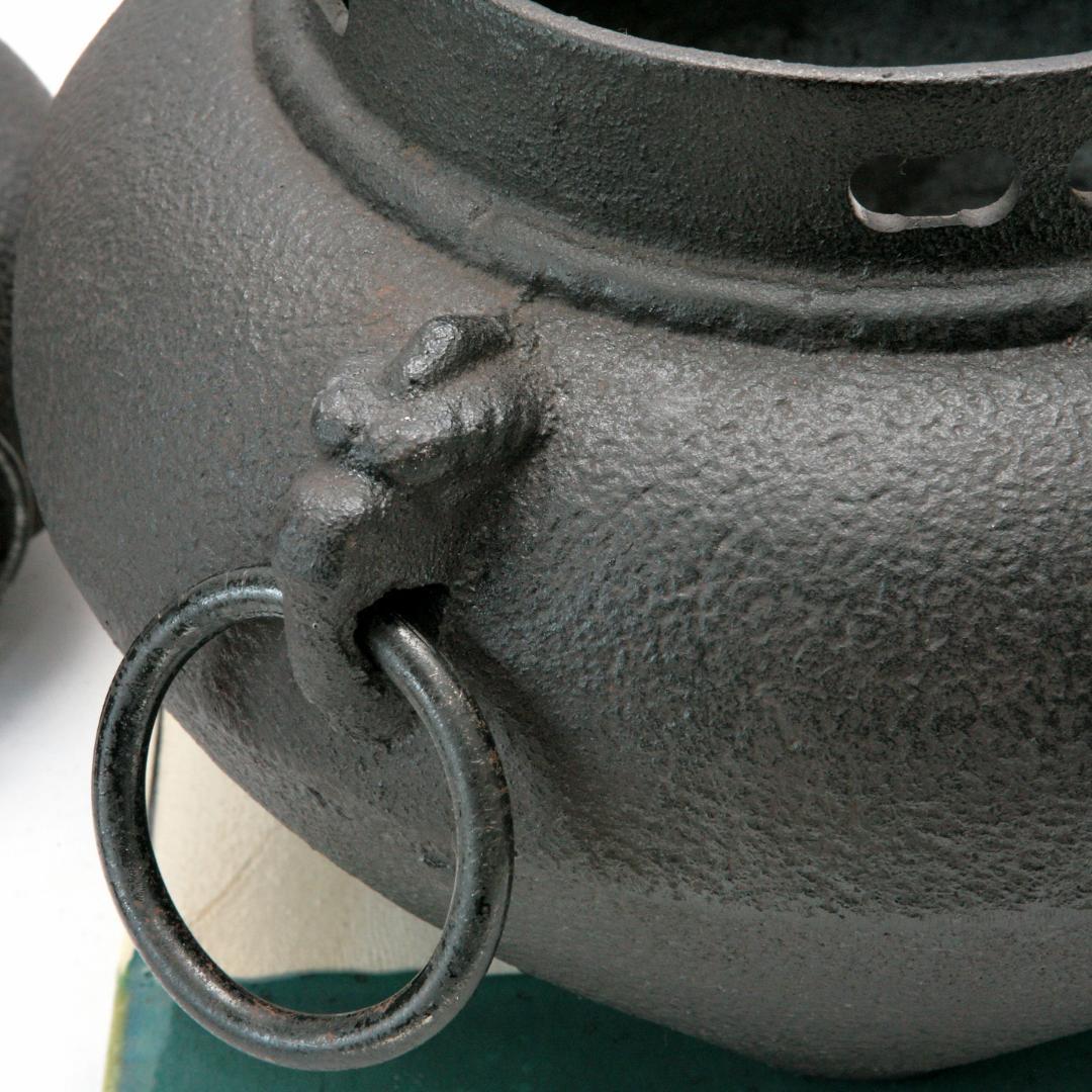 1612 鋳鉄製 茶釜 台座付き - メルカリ