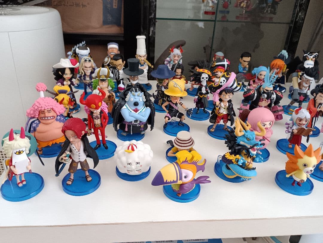 ワンピースワールドコレクタブルフィギュア129体まとめ売り