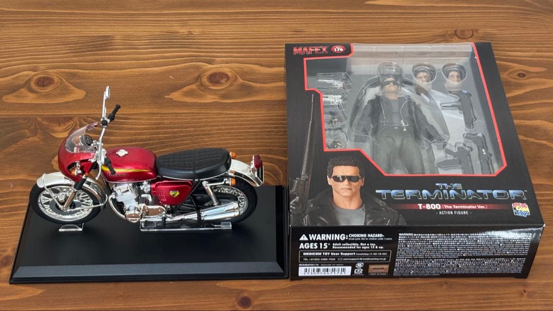 MAFEX T-800 ターミネーター ＋ ホンダCB750FOUR カスタム
