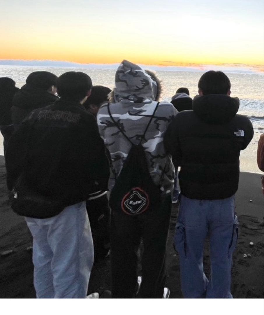 afb ファー付きジップアップパーカー（ステッカー付き）