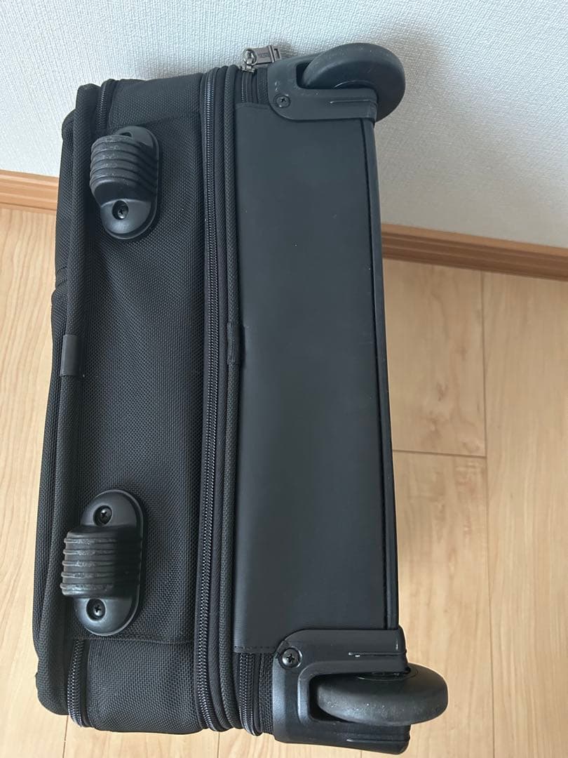 トゥミ TUMI キャリーバッグ 機内持ち込み可能 2輪 スーツケース