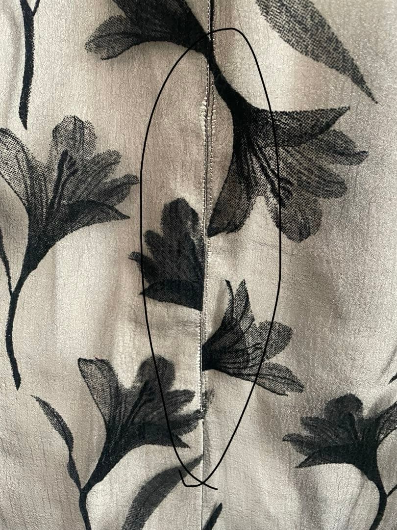 サーキュラースリーブフラワードレス