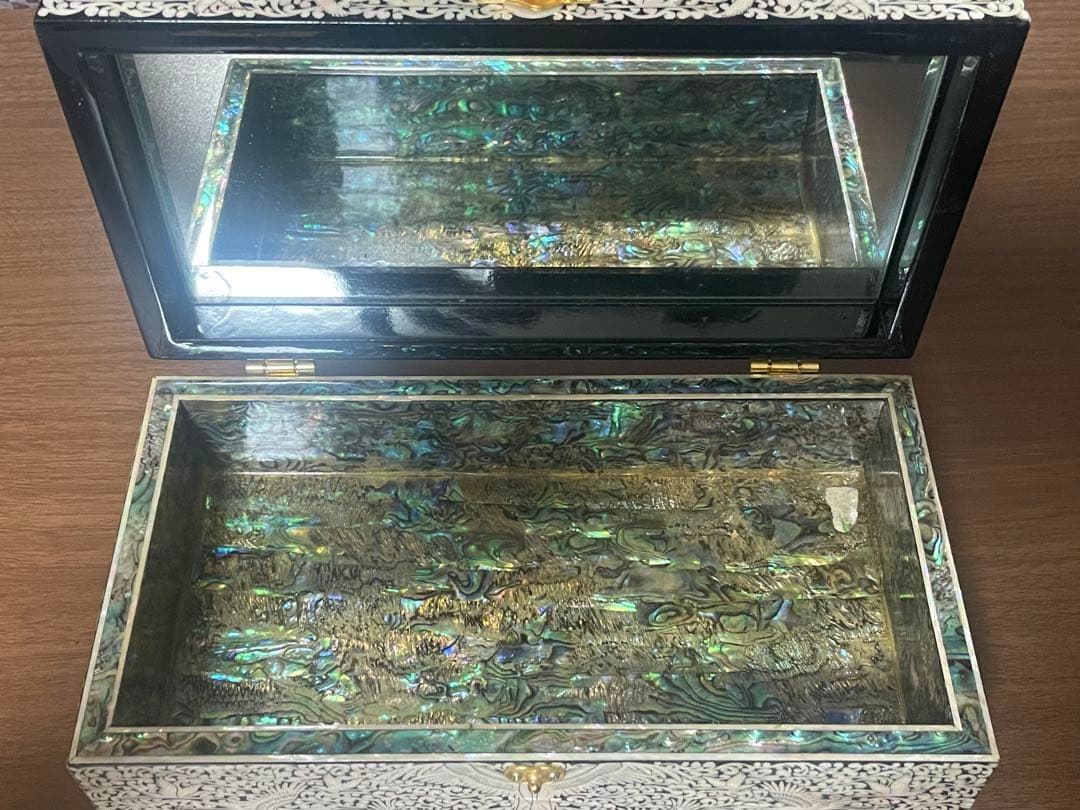 ぽ*た様 らでん　螺鈿細工 小物入れ アクセサリーケース　鏡付き