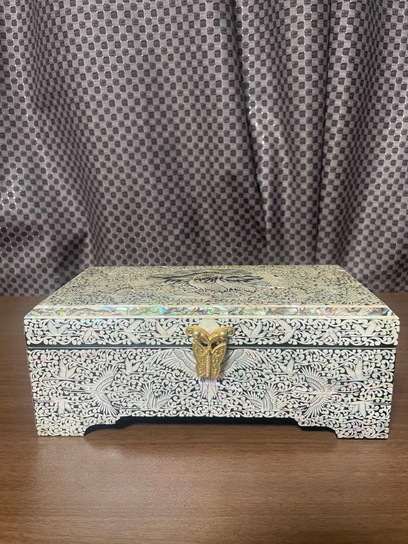 ぽ*た様 らでん　螺鈿細工 小物入れ アクセサリーケース　鏡付き