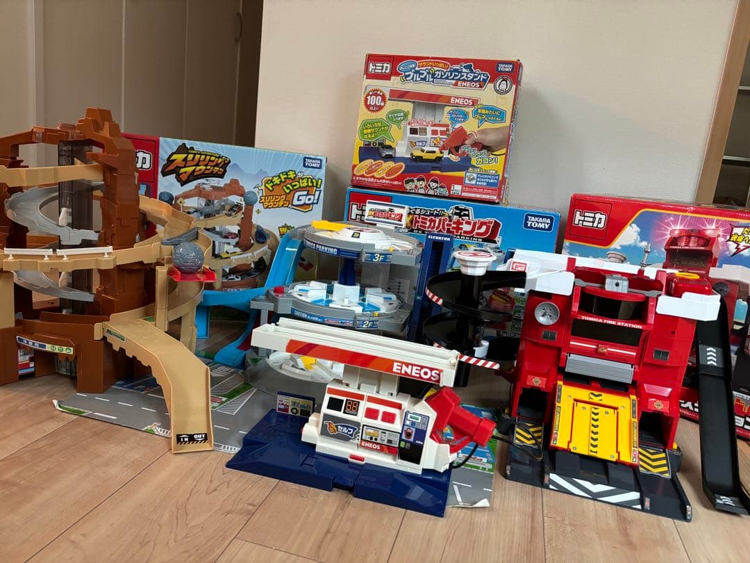 トミカ　まとめ売り４点