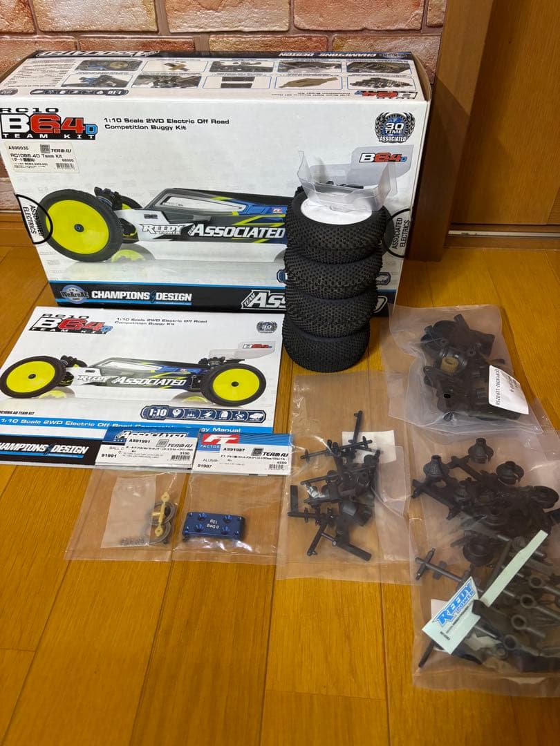 Team Associated B6.4D アソシ
