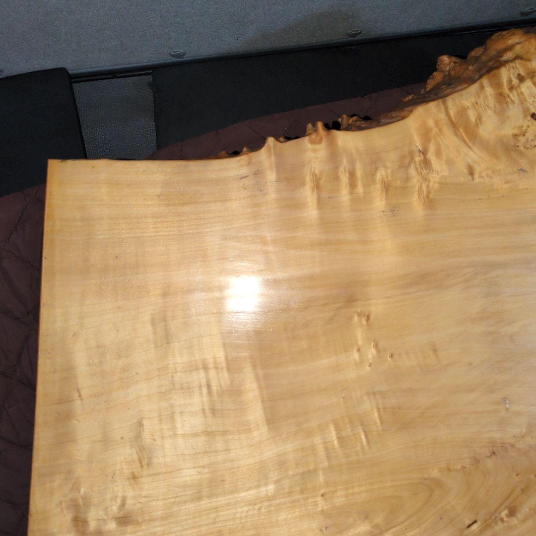 ポプラ　一枚板　テーブル　瘤杢　重厚感あり　レジンテーブルのベースにも