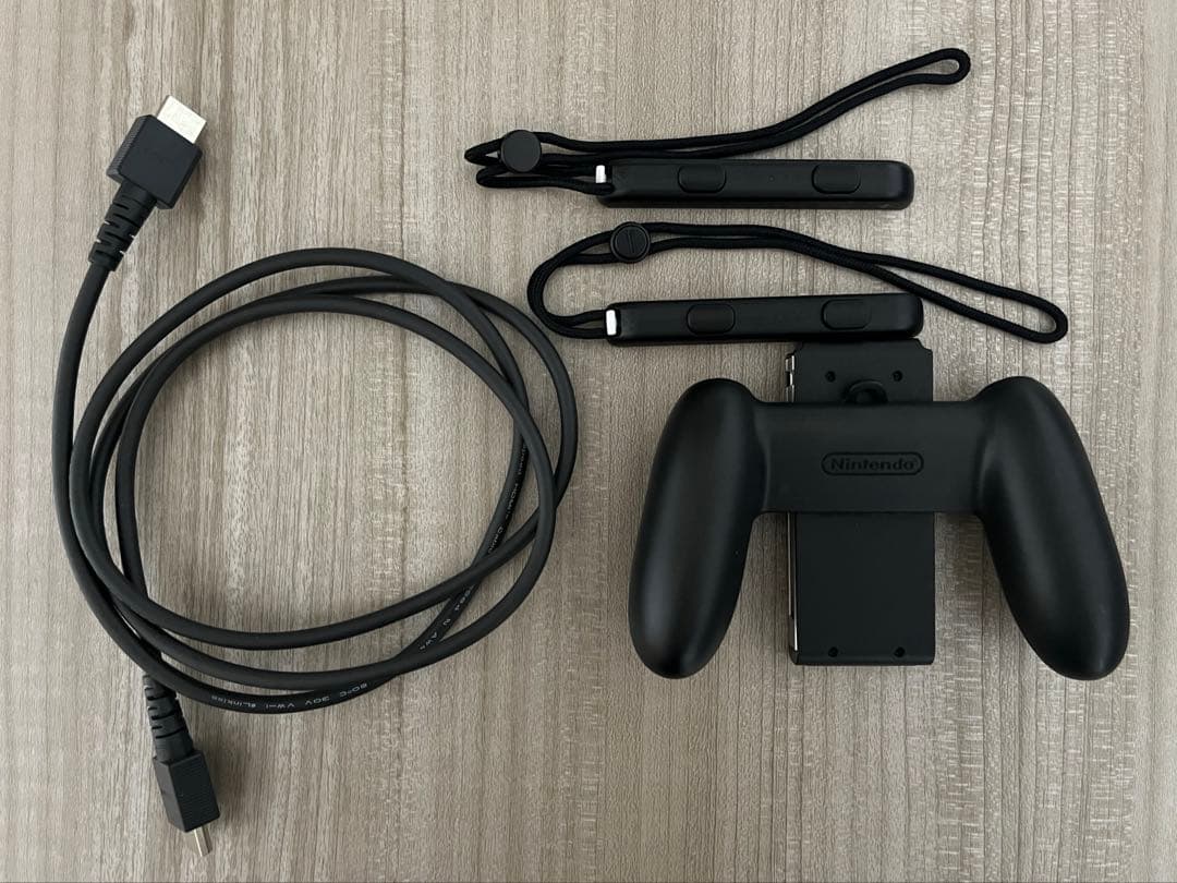 Nintendo Switch 本体（ブラック）＋周辺機器 ※電源アダプタ無