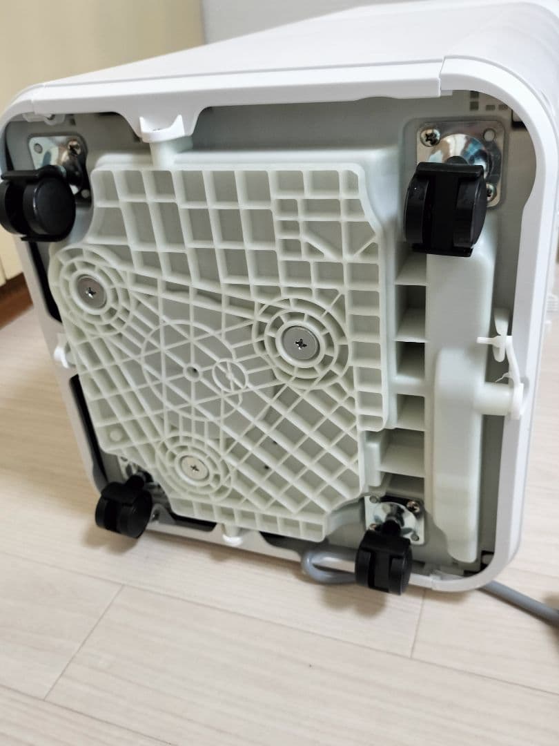 ★2025年8月購入！数時間のみ使用！タンスのゲンスポットエアコン 白 QL09