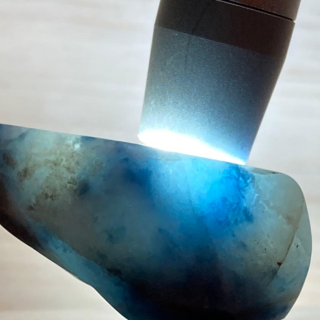 【専用品】糸魚川翡翠　入りコン沢 青翡翠　原石　12.2ｇ