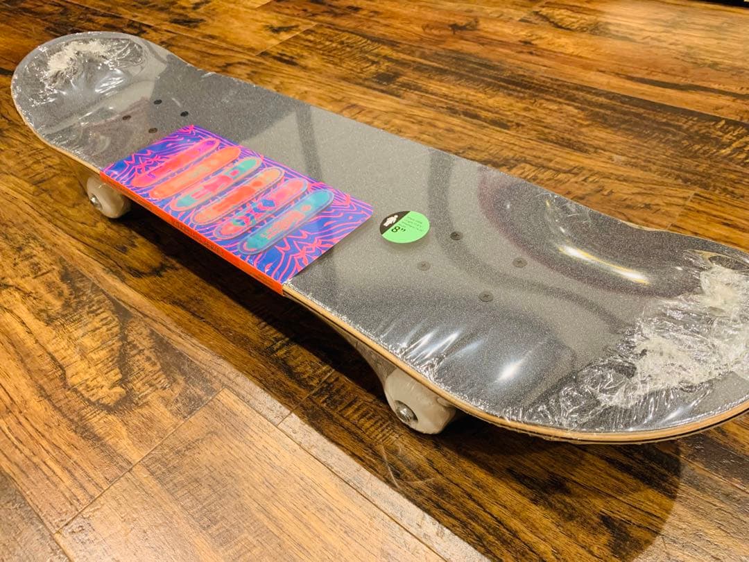 正規品　新品未開封　GIRLスケボーコンプリート8.0inch