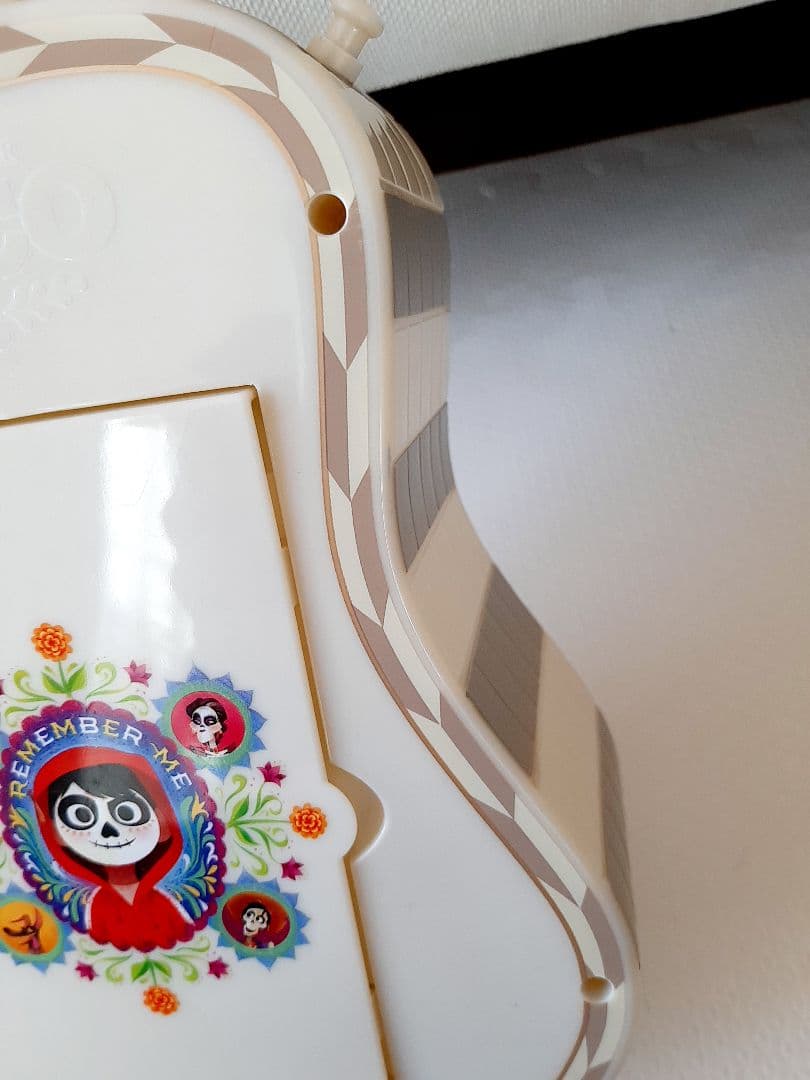 ディズニー　ピクサー　リメンバーミー　COCOギター　ポップコーンバケット　希少