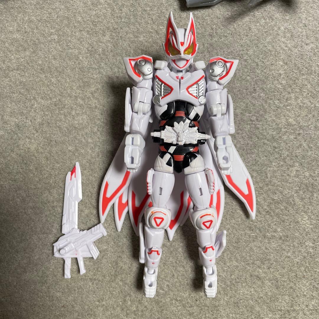 仮面ライダーギーツ リボルブチェンジフィギュア まとめ ジャンク品
