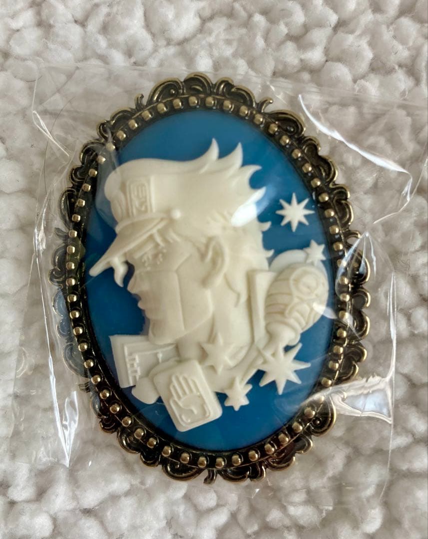 ジョジョの奇妙な冒険 カメオ風ブローチ 7個セット - メルカリ