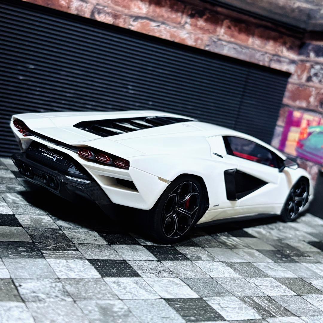 1/18 TOP SPEED ランボルギーニ カウンタック LPI 800-4