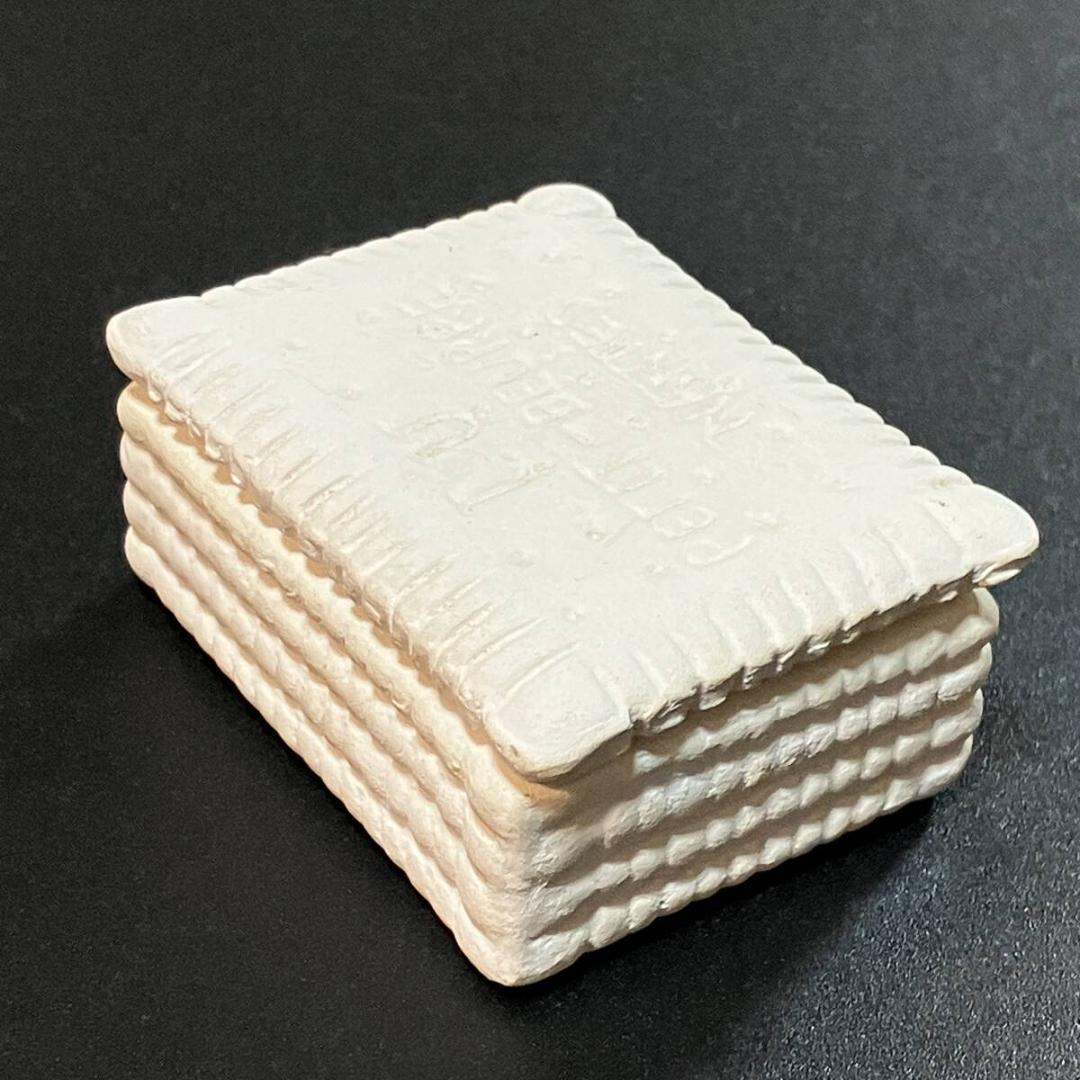 フランスから届いたビスケットLUの陶器製プレート LU ビスケット