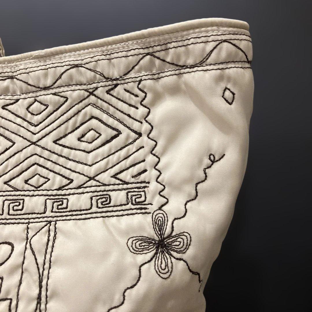 未使用に近い　刺繍　Tamasha タマシャ　TAMASHA イッセイミヤケ